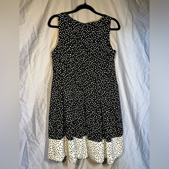 Ralph Lauren petit dress. Black and white polka dots - Picture 3 of 3